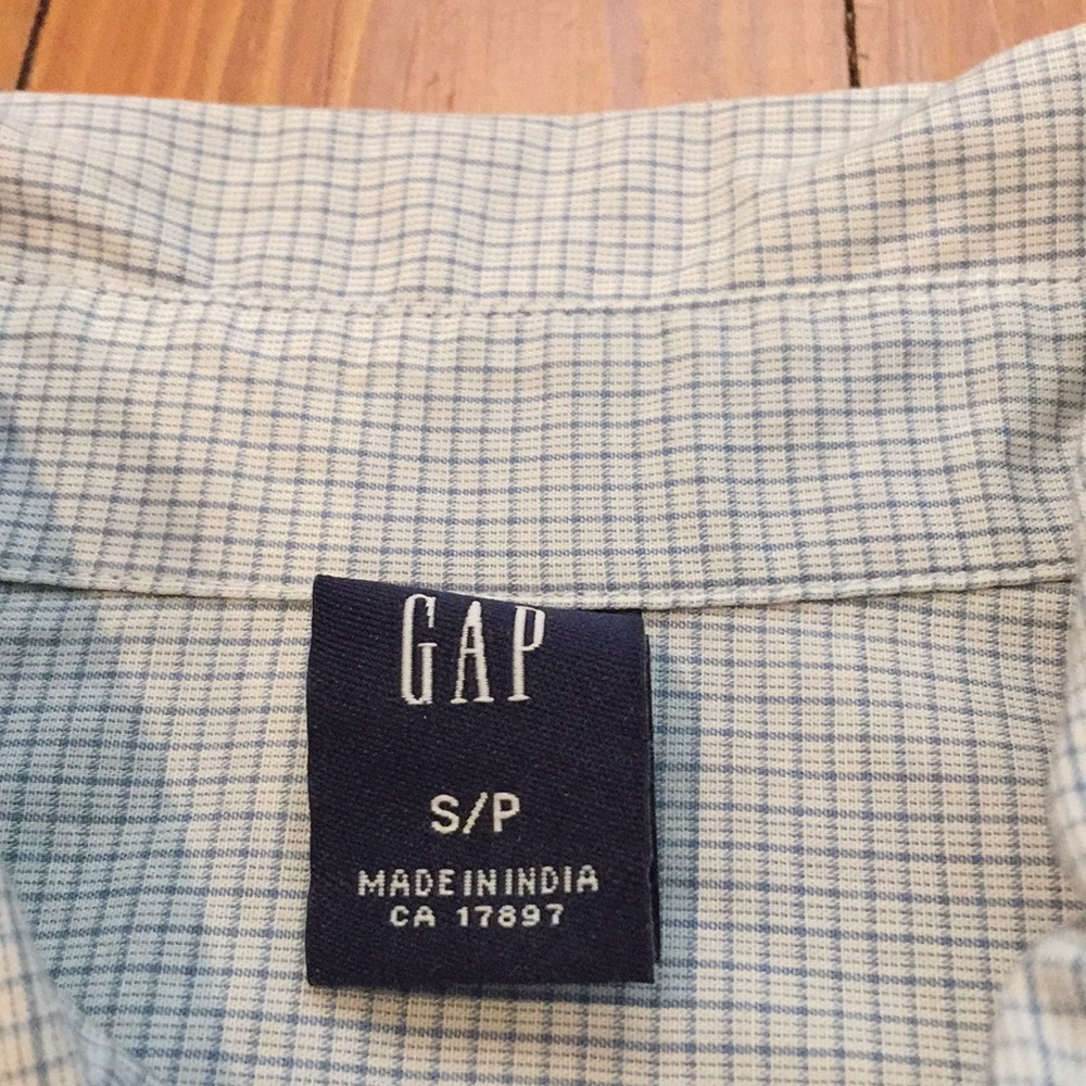 Blue plaid GAP button down - Picture 2 of 4